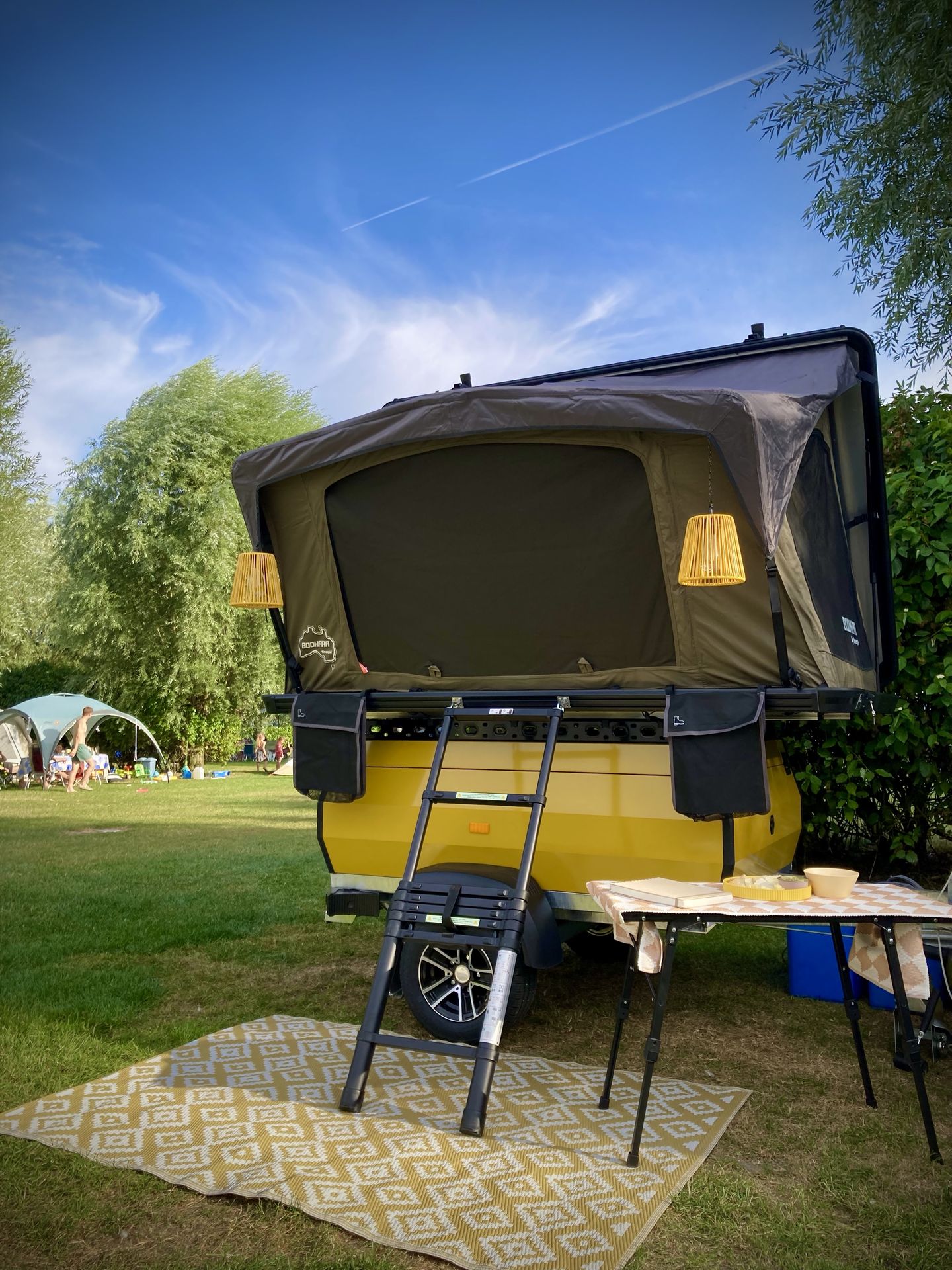 Trailer met daktent