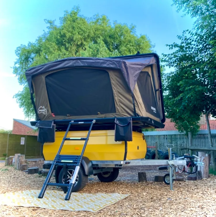 Trailer met Daktent